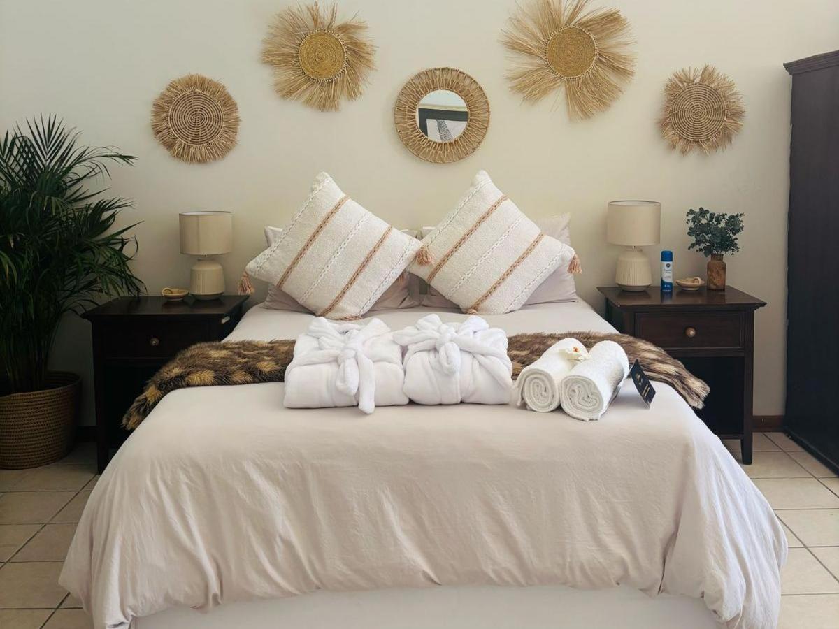 Bliss In The Bay Guesthouse Plettenberg Bay Oda fotoğraf