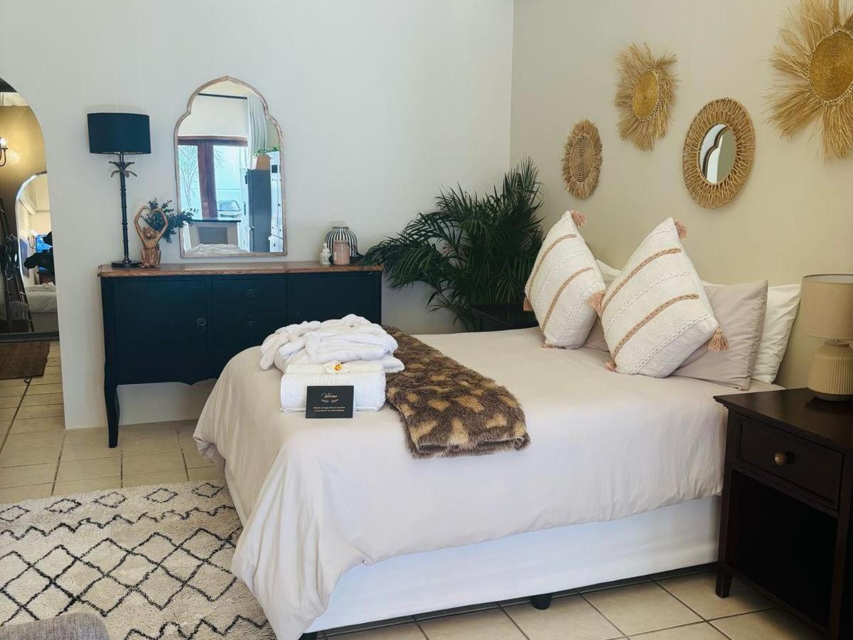 Bliss In The Bay Guesthouse Plettenberg Bay Oda fotoğraf
